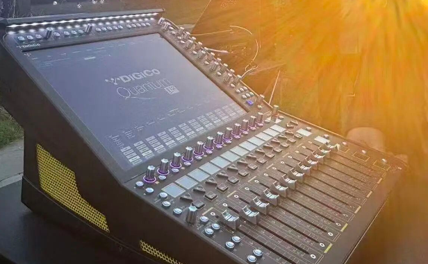 “轻磅”登场！DiGiCo Quantum 112——以23公斤的重量，重新定义现场调音边疆！