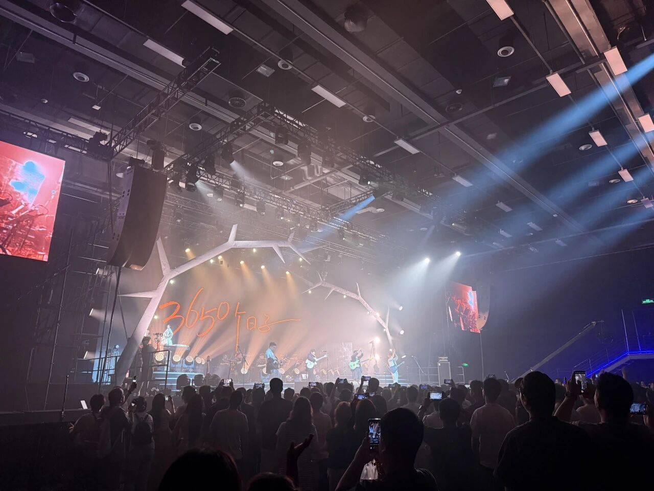 借鹿先森乐队《十万次回响》,专访姜洪、山田奈步、张兆涵